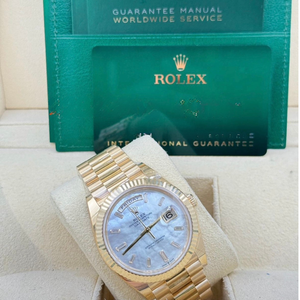 Rolex DayDate Yellow Gold Mother of Pearl